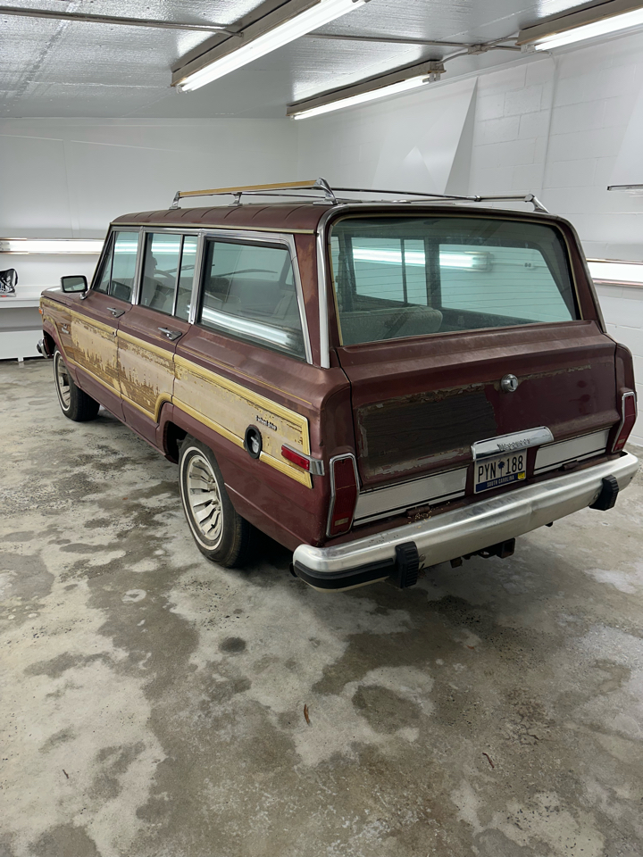 AMC Grand Wagoneer Base 1984