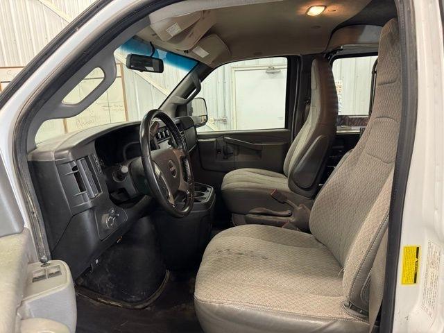 2016 GMC Savana Cargo Work Van - Photo 10