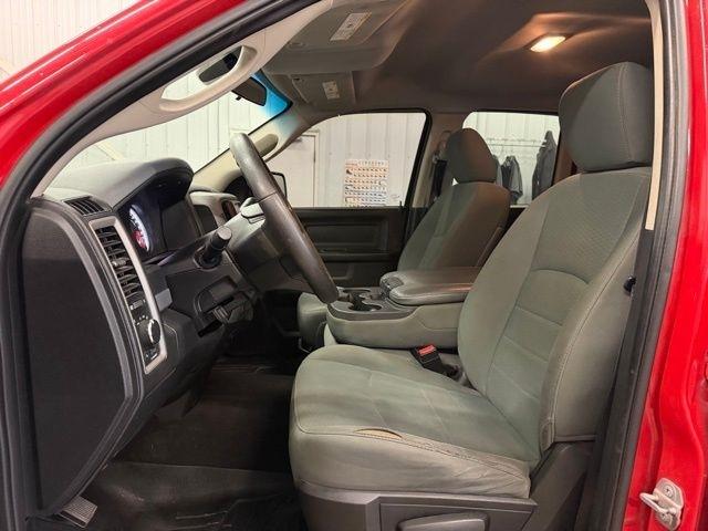 RAM 1500 Tradesman Quad Cab 4WD 2015