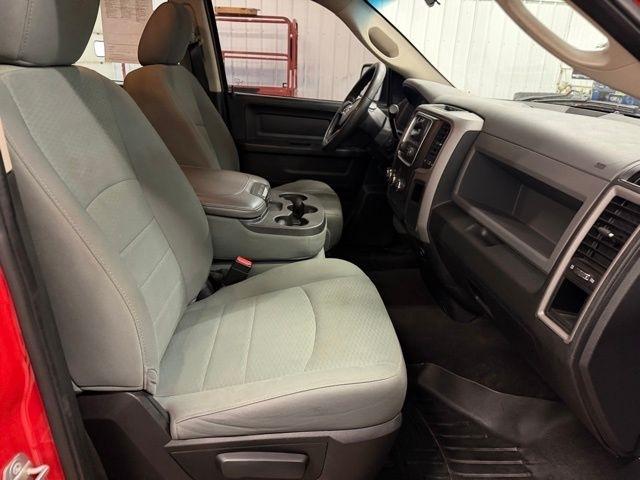 RAM 1500 Tradesman Quad Cab 4WD 2015