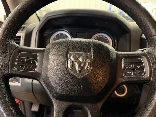 RAM 1500 Tradesman Quad Cab 4WD 2015