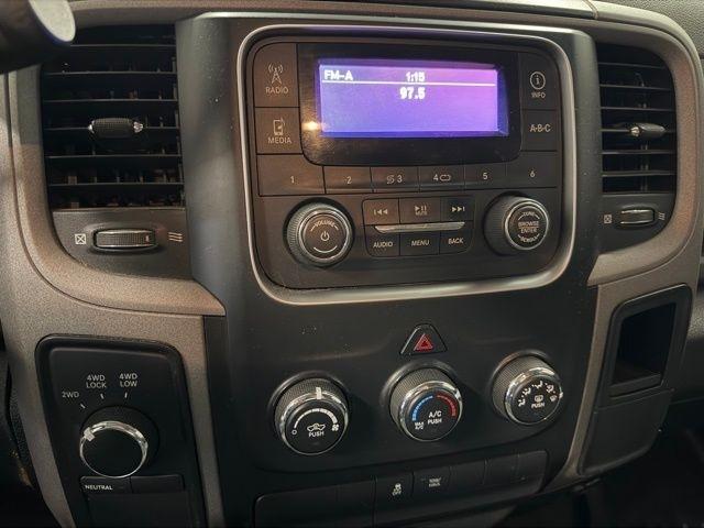 RAM 1500 Tradesman Quad Cab 4WD 2015