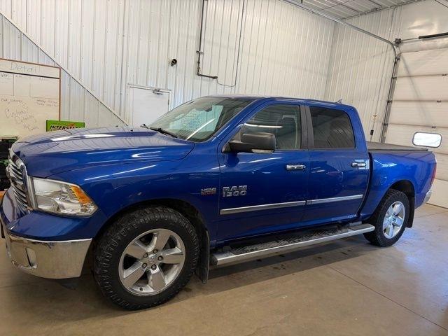 RAM 1500 SLT Crew Cab SWB 4WD 2015