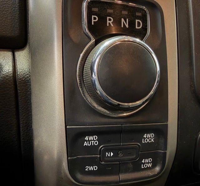 RAM 1500 SLT Crew Cab SWB 4WD 2015