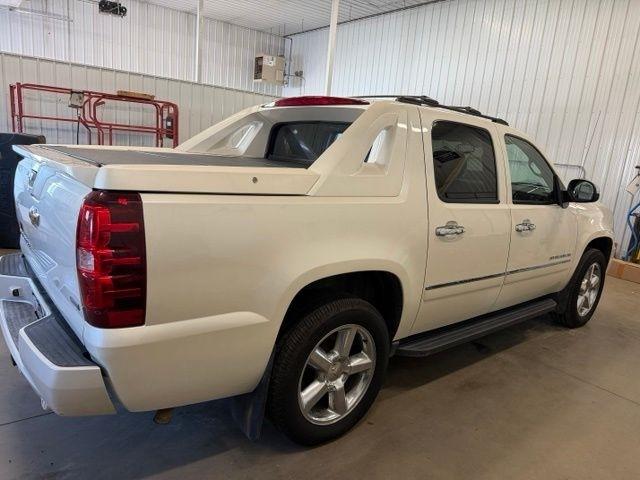 Chevrolet Avalanche LTZ 4WD 2011