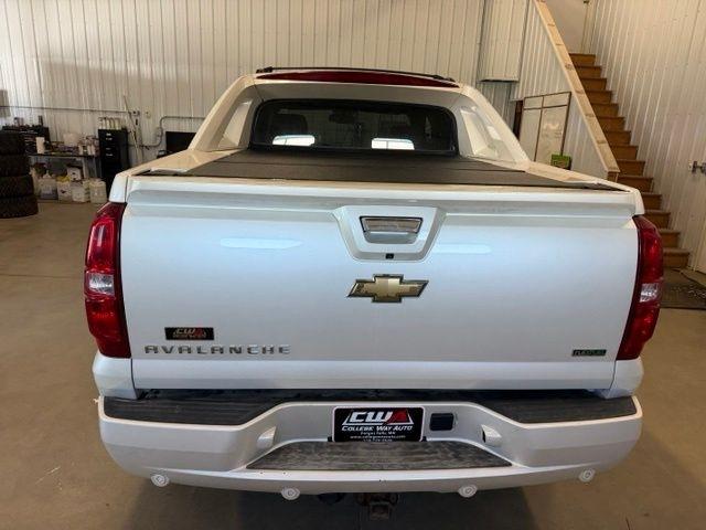 Chevrolet Avalanche LTZ 4WD 2011