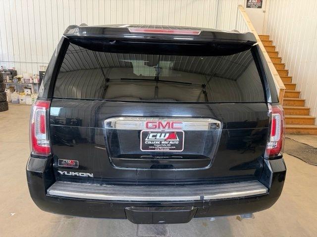 GMC Yukon Denali 4WD 2015