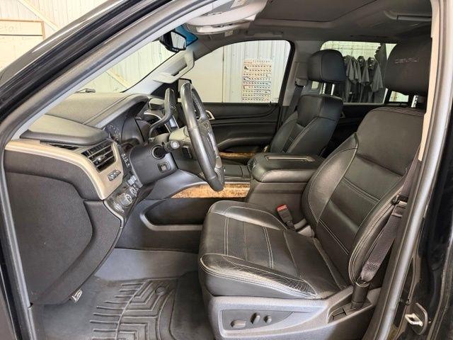 GMC Yukon Denali 4WD 2015