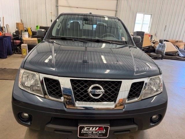 Nissan Frontier photo 2