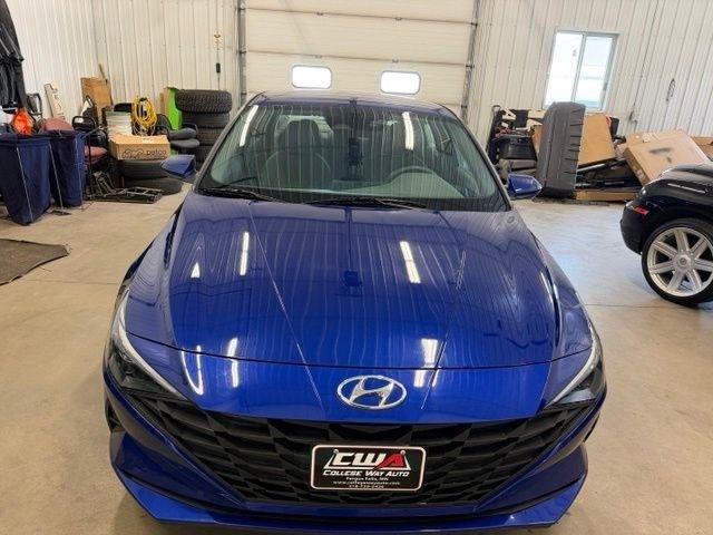 Hyundai Elantra SE 2021