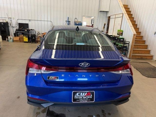 Hyundai Elantra SE 2021