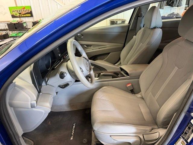 Hyundai Elantra SE 2021