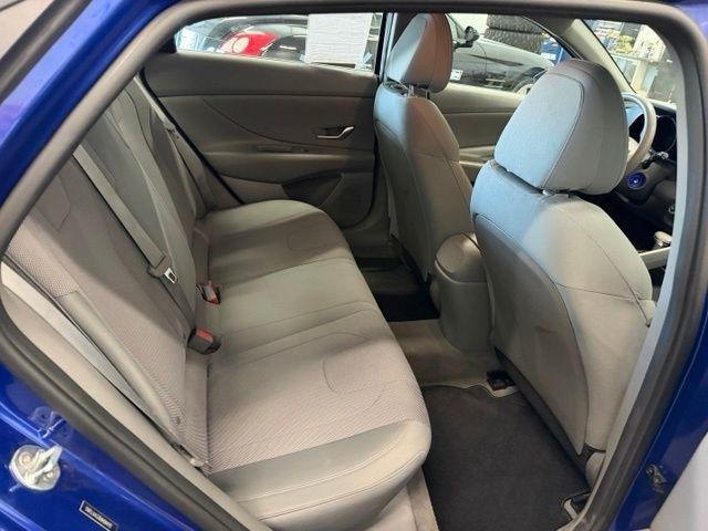 Hyundai Elantra SE 2021