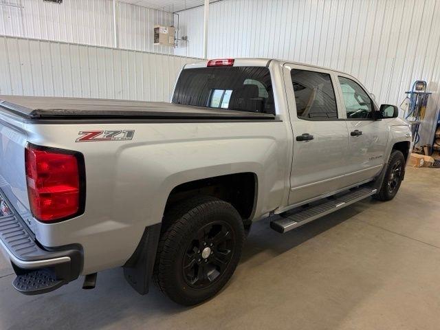 Chevrolet Silverado photo 4