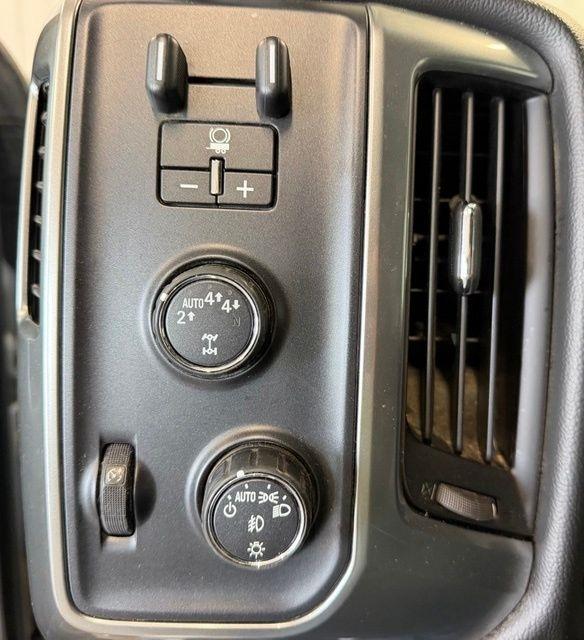 Chevrolet Silverado photo 17