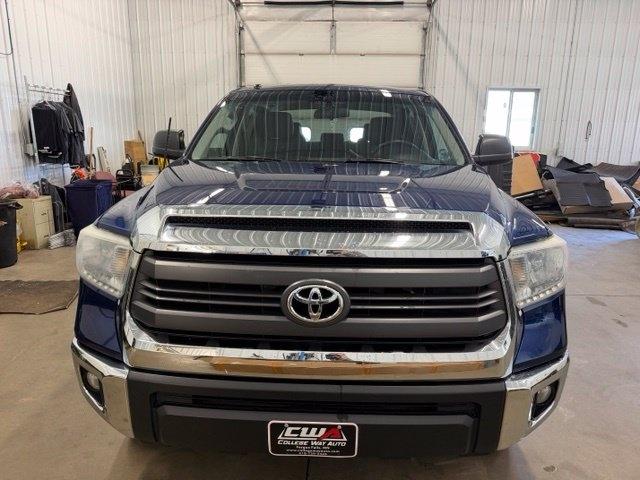 Toyota Tundra photo 2