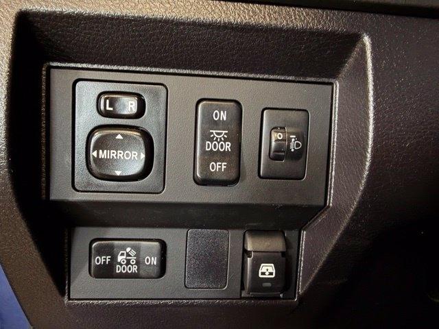 Toyota Tundra photo 16