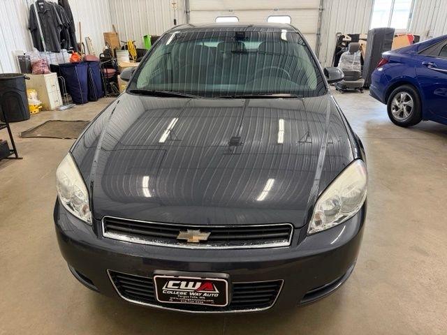 Chevrolet Impala photo 2