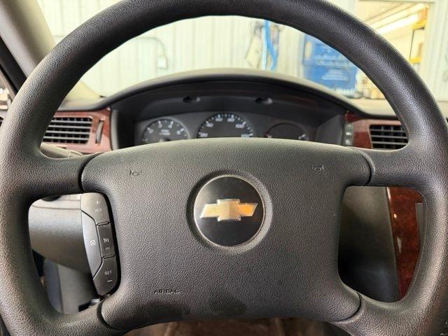 Chevrolet Impala photo 18