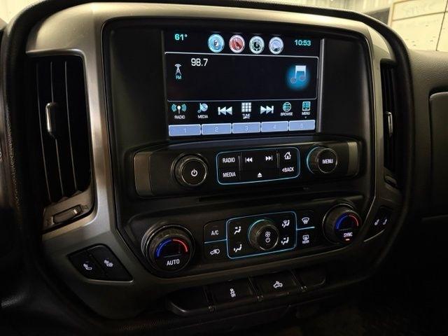 Chevrolet Silverado photo 19