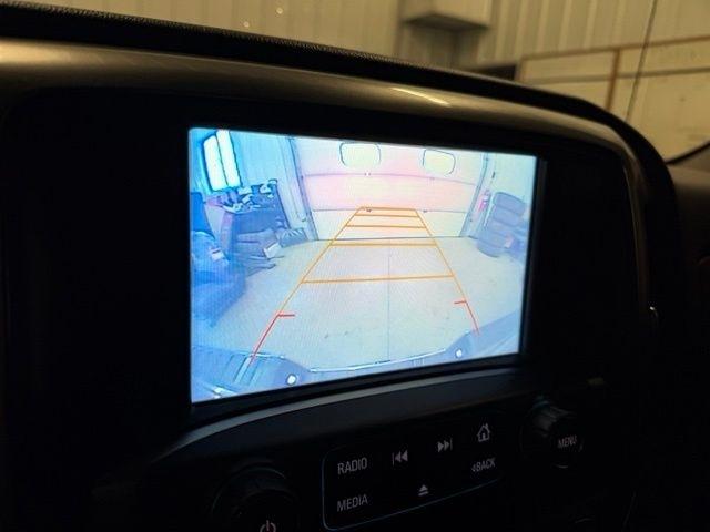 Chevrolet Silverado photo 21