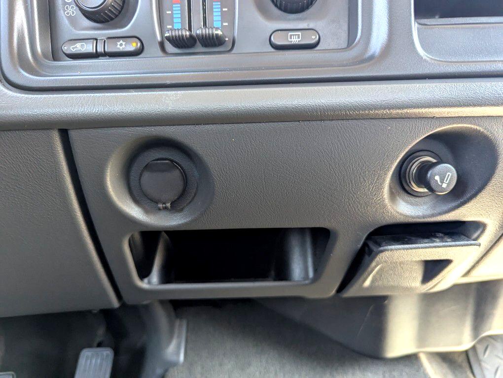 Chevrolet Silverado 1500 LS Crew Cab 2WD 2005