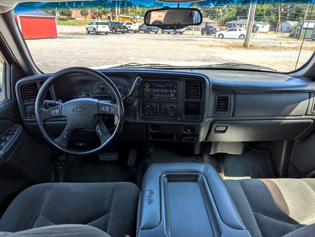 Chevrolet Silverado 1500 LS Crew Cab 2WD 2005