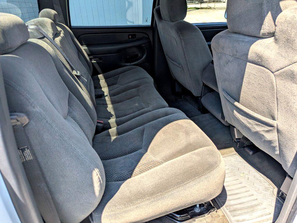 Chevrolet Silverado 1500 LS Crew Cab 2WD 2005
