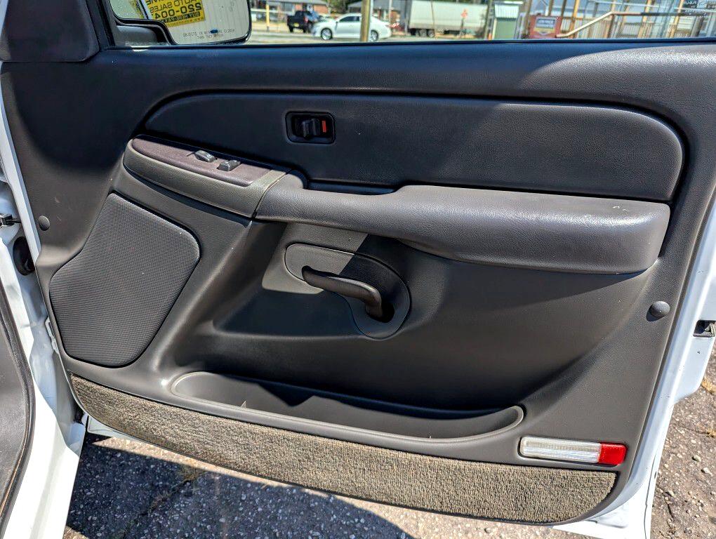 Chevrolet Silverado 1500 LS Crew Cab 2WD 2005