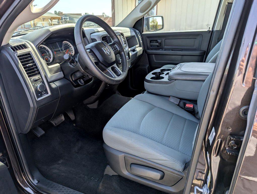 RAM 1500 Tradesman Crew Cab SWB 4WD 2017