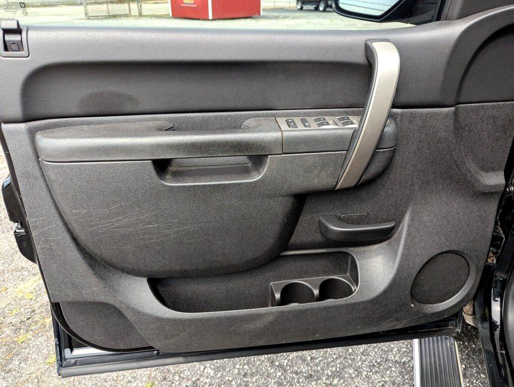 Chevrolet Silverado 1500 LT Crew Cab 2WD 2011