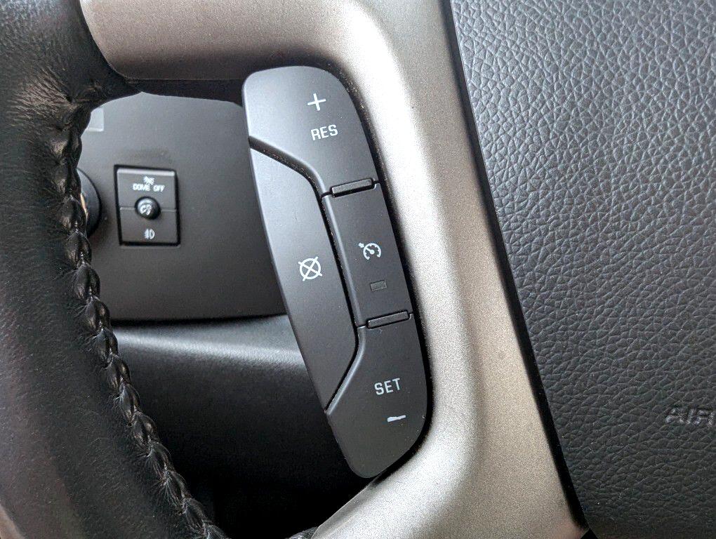 Chevrolet Silverado 1500 LT Crew Cab 2WD 2011