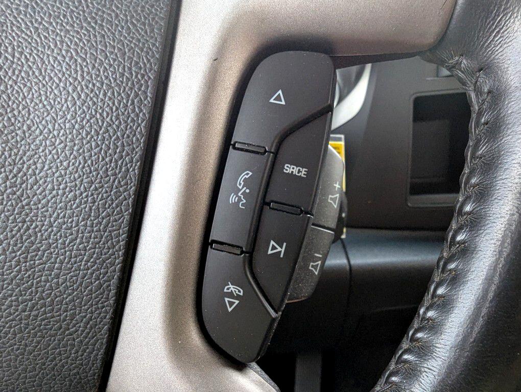Chevrolet Silverado 1500 LT Crew Cab 2WD 2011