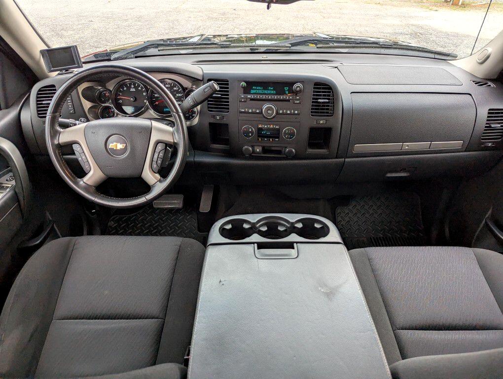 Chevrolet Silverado 1500 LT Crew Cab 2WD 2011