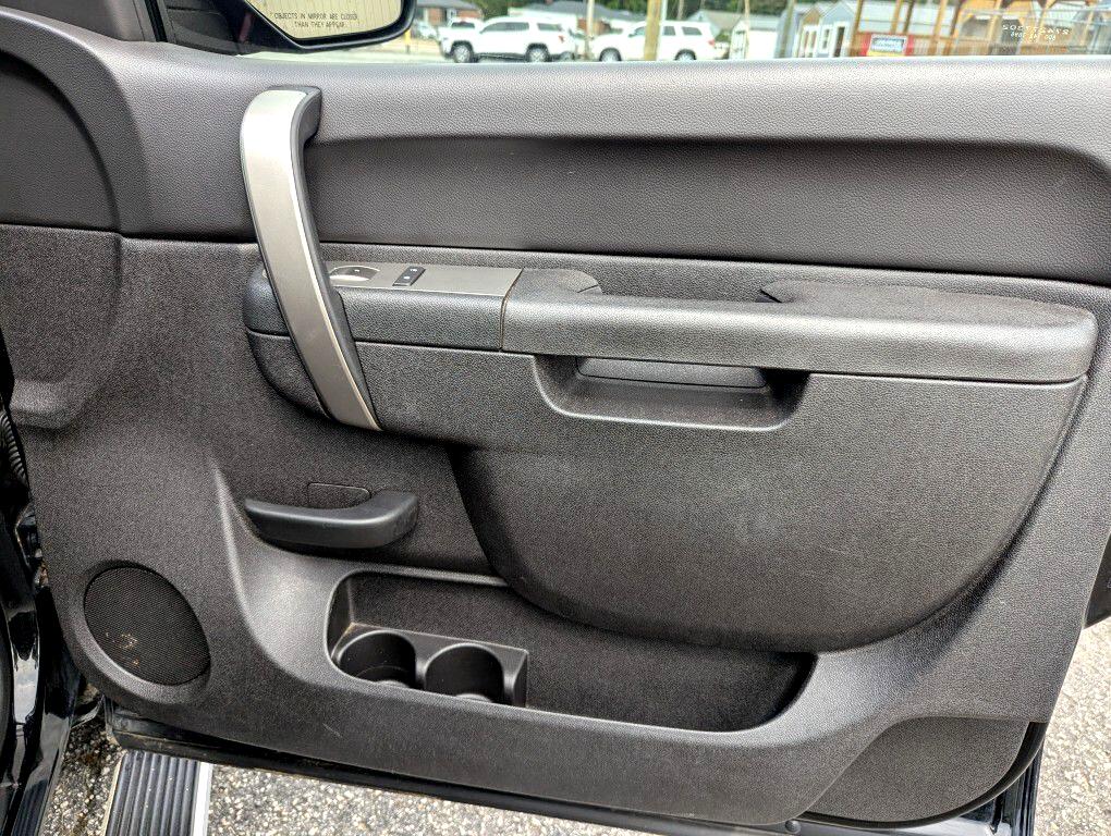 Chevrolet Silverado 1500 LT Crew Cab 2WD 2011