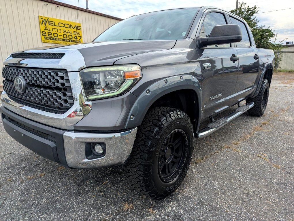 Toyota Tundra SR5 5.7L V8 CrewMax 4WD 2018