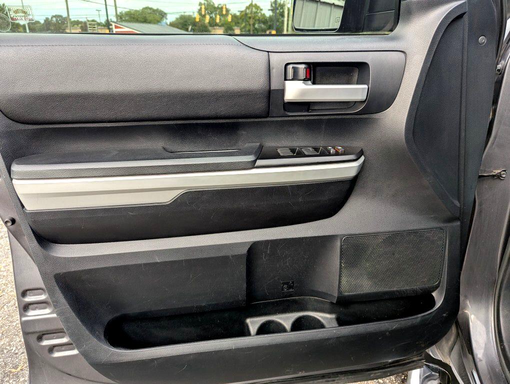 Toyota Tundra SR5 5.7L V8 CrewMax 4WD 2018