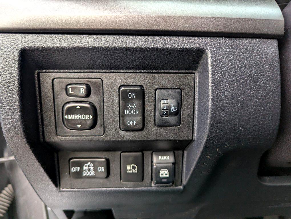 Toyota Tundra SR5 5.7L V8 CrewMax 4WD 2018