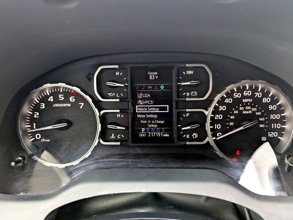Toyota Tundra SR5 5.7L V8 CrewMax 4WD 2018