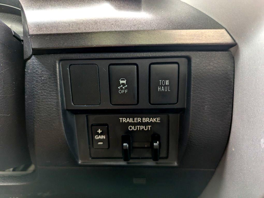 Toyota Tundra SR5 5.7L V8 CrewMax 4WD 2018