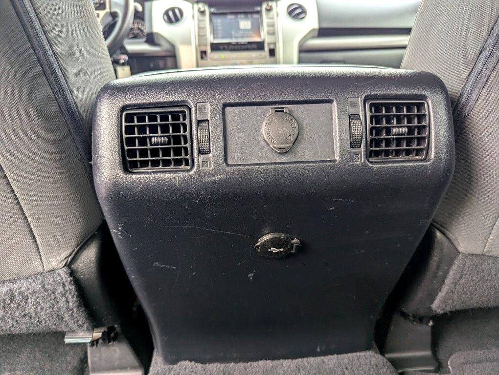 Toyota Tundra SR5 5.7L V8 CrewMax 4WD 2018