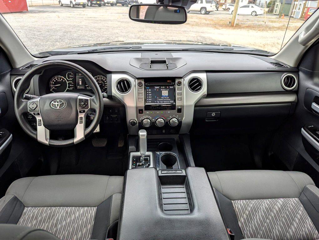 Toyota Tundra SR5 5.7L V8 CrewMax 4WD 2018