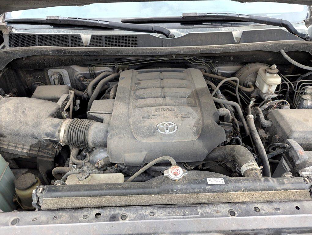 Toyota Tundra SR5 5.7L V8 CrewMax 4WD 2018