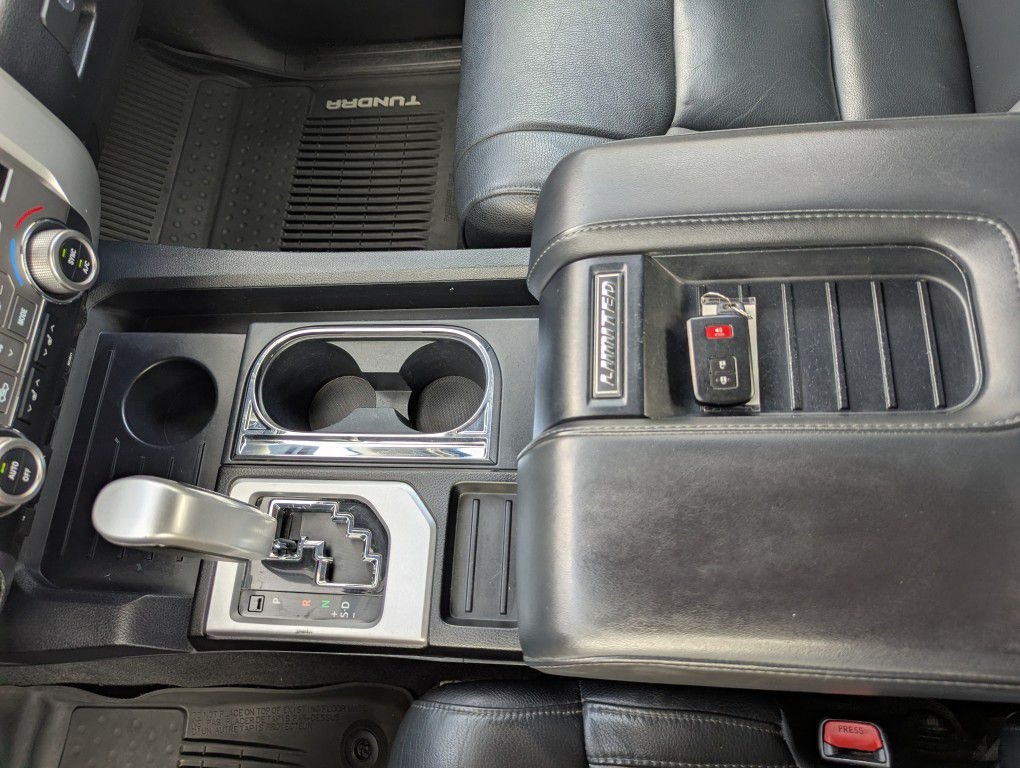 Toyota Tundra Limited 5.7L CrewMax 4WD 2020