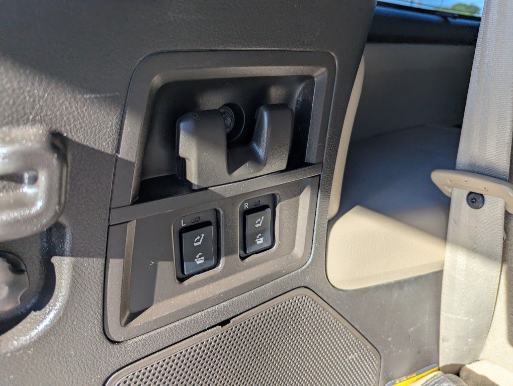 Toyota Sequoia Limited 2WD 2011