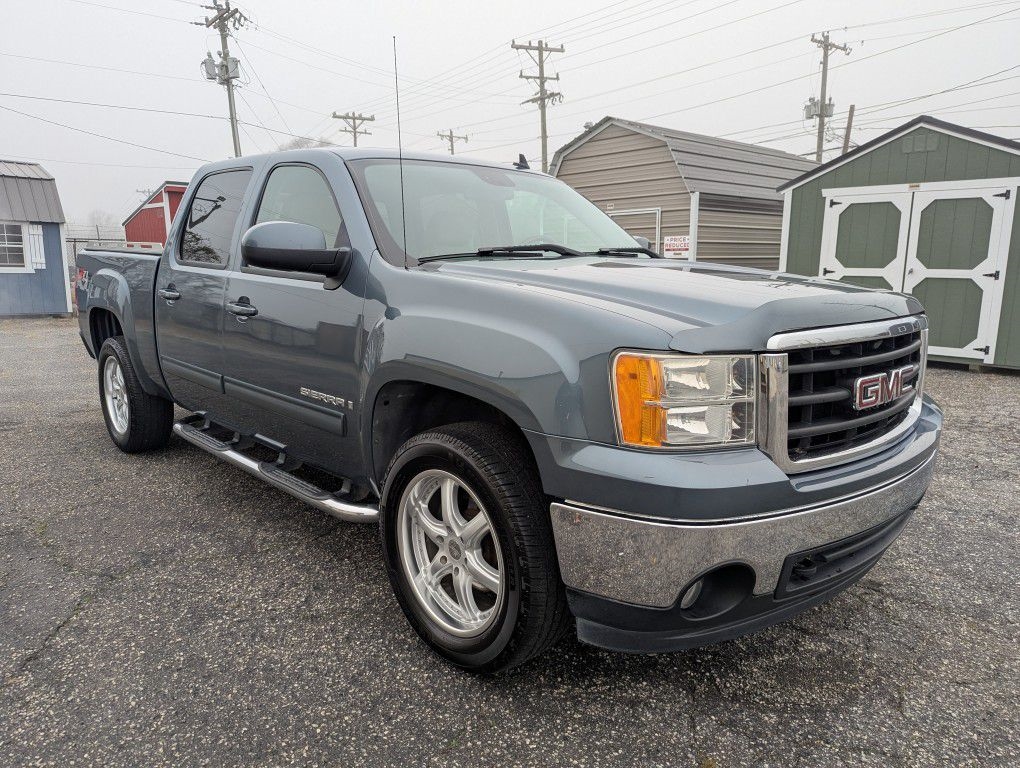 2007 GMC Sierra Classic 1500 SLE1 Crew Cab 4WD