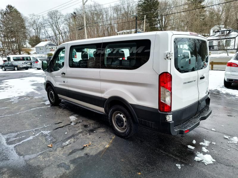 Ford Transit 150 Wagon Low Roof XL 60/40 Pass. 130-in. WB 2017