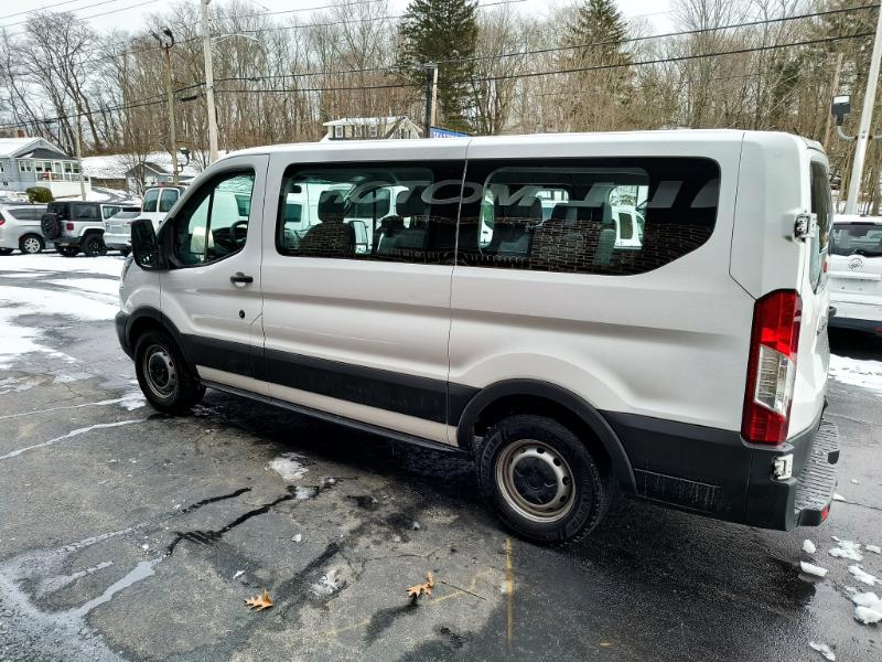 Ford Transit 150 Wagon Low Roof XL 60/40 Pass. 130-in. WB 2017