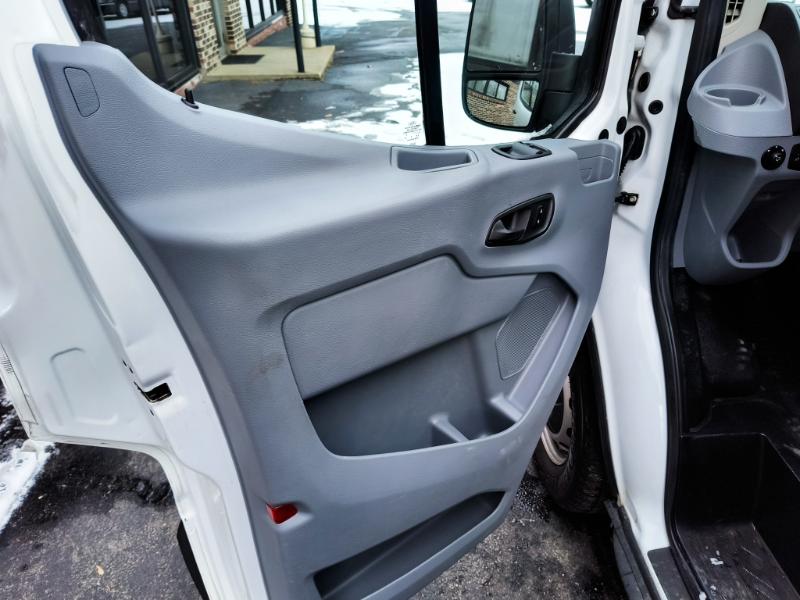 Ford Transit 150 Wagon Low Roof XL 60/40 Pass. 130-in. WB 2017