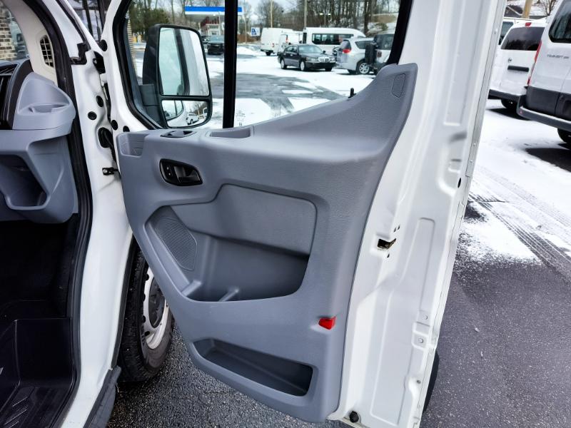 Ford Transit 150 Wagon Low Roof XL 60/40 Pass. 130-in. WB 2017